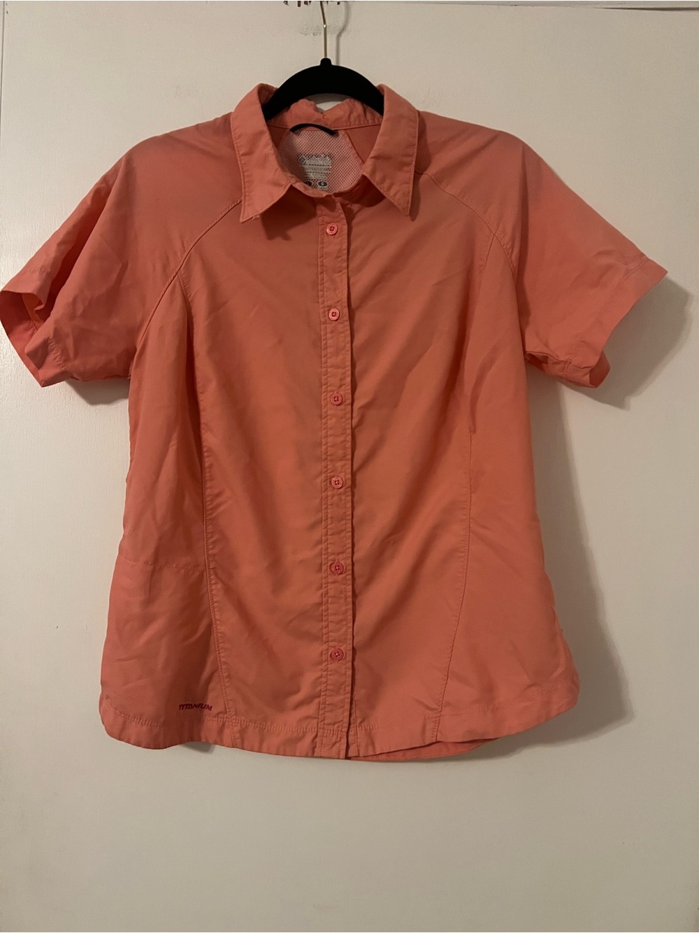 Columbia Lightweight Coral Button-Front Women's Shirt size L (L115)
